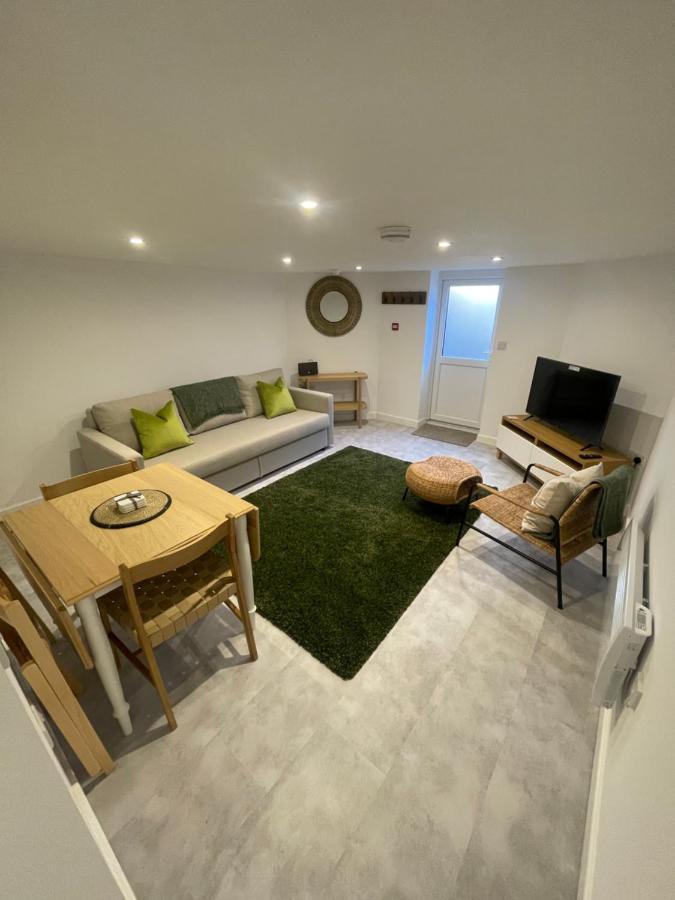 Quaint Central Basement Apartment Hereford Luaran gambar